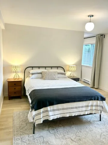 Spacious 1BR+Den | Private | Fireplace | Patio in Langley, BC